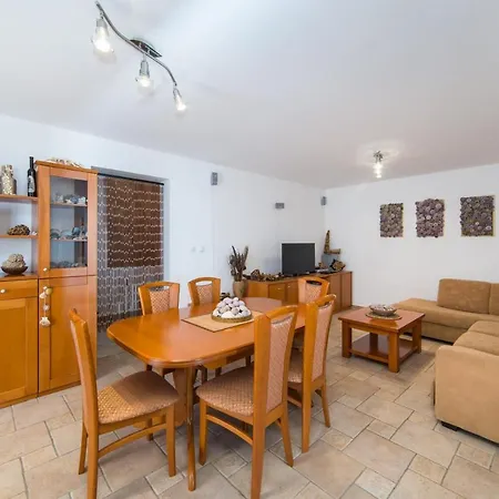 Apartment Mares With Stunning Sea View Baska Voda